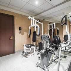 Отель Royal William, an Ascend Hotel Collection Member Канада, Квебек - отзывы, цены и фото номеров - забронировать отель Royal William, an Ascend Hotel Collection Member онлайн фитнесс-зал фото 2