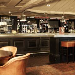 Village Hotel Manchester Cheadle гостиничный бар