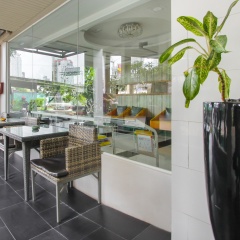 Отель Klassique Sukhumvit Бангкок гостиничный бар
