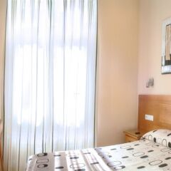 Отель Hostal Santillan комната для гостей фото 5