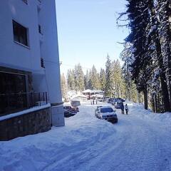 Отель Snowy Dreams Pamporovo Apartments Болгария, Пампорово - отзывы, цены и фото номеров - забронировать отель Snowy Dreams Pamporovo Apartments онлайн парковка