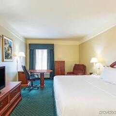 Отель La Quinta Inn & Suites Covington комната для гостей фото 3