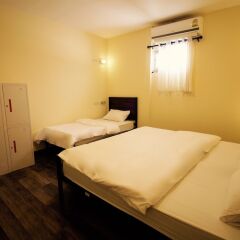 Matchanu River Hostel Bangkok сейф в номере