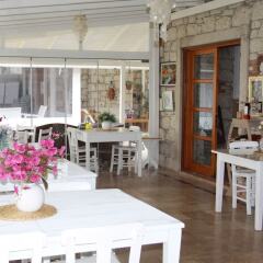 Отель Adres Alacati Otel Чешме с домашними животными