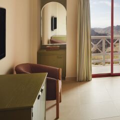 Отель Movenpick Nabatean Castle Hotel Иордания, Вади-Муса - отзывы, цены и фото номеров - забронировать отель Movenpick Nabatean Castle Hotel онлайн комната для гостей фото 5