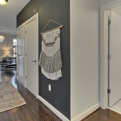 Отель Stylish 1BR w/ Pool + Gym South Capitol интерьер отеля