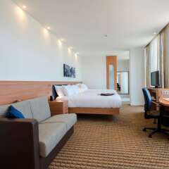 Отель Hampton by Hilton Amsterdam/Arena Boulevard Нидерланды, Амстердам - 2 отзыва об отеле, цены и фото номеров - забронировать отель Hampton by Hilton Amsterdam/Arena Boulevard онлайн комната для гостей