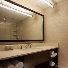 Отель Hilton New York Fashion District США, Нью-Йорк - отзывы, цены и фото номеров - забронировать отель Hilton New York Fashion District онлайн ванная