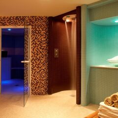 The Feversham Arms Hotel & Verbena Spa бассейн