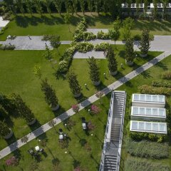 Отель Ramada Plaza Milan Милан приотельная территория