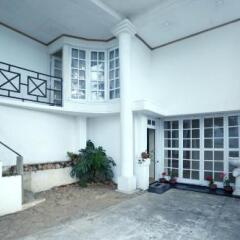 Отель Bezel Bungalow парковка