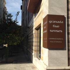 Отель Granada Five Senses Rooms & Suites парковка