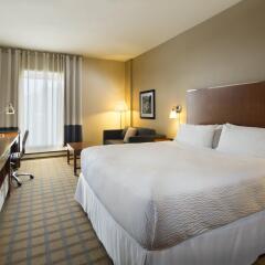 Отель Four Points by Sheraton Gatineau-Ottawa Канада, Гатино - отзывы, цены и фото номеров - забронировать отель Four Points by Sheraton Gatineau-Ottawa онлайн комната для гостей фото 2