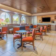 Отель Holiday Inn Express Ex I-71 / OH State Fair / Expo Center детские мероприятия