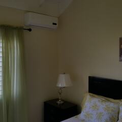Отель Ocho Rios Villa At Coolshade Iv Монастырь комната для гостей фото 2