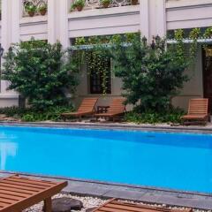 Отель Grand Hotel Saigon Вьетнам, Хошимин - отзывы, цены и фото номеров - забронировать отель Grand Hotel Saigon онлайн бассейн фото 2
