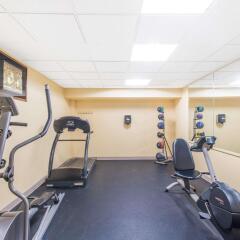 Отель Days Inn Colchester/Burlington фитнесс-зал