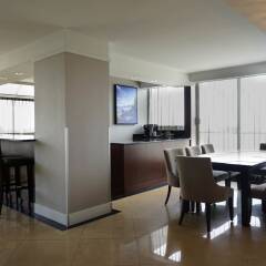Отель DoubleTree by Hilton Hotel & Suites Victoria Канада, Виктория - отзывы, цены и фото номеров - забронировать отель DoubleTree by Hilton Hotel & Suites Victoria онлайн питание фото 2