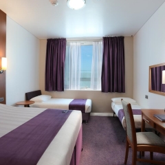 Отель Premier Inn Dubai International Airport комната для гостей