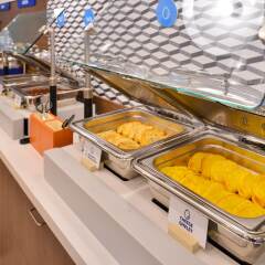 Отель Holiday Inn Express Vancouver-Metrotown (Burnaby) Канада, Бурнаби - отзывы, цены и фото номеров - забронировать отель Holiday Inn Express Vancouver-Metrotown (Burnaby) онлайн питание фото 3