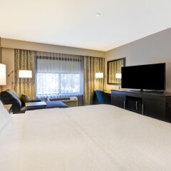 Отель Hampton Inn & Suites Los Angeles Burbank Airport Лос-Анджелес удобства в номере фото 2