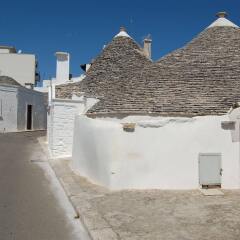 Отель Trulli Holiday Albergo Diffuso Альберобелло фото 2