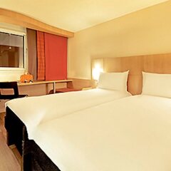 Отель ibis Warszawa Centrum Польша, Варшава - - забронировать отель ibis Warszawa Centrum, цены и фото номеров комната для гостей фото 4