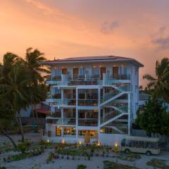 Отель Reef Edge Thulusdhoo Остров Гасфинолу фото 2