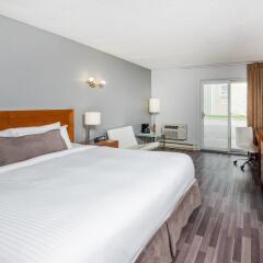 Отель Howard Johnson by Wyndham Quebec City Канада, Квебек - отзывы, цены и фото номеров - забронировать отель Howard Johnson by Wyndham Quebec City онлайн комната для гостей фото 3