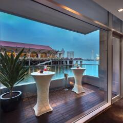 The Fullerton Bay Hotel Singapore балкон