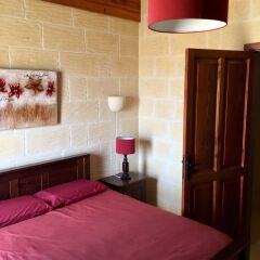 Отель Qronfla Farm Five Stars Holiday House Мальта, Зеббудж - отзывы, цены и фото номеров - забронировать отель Qronfla Farm Five Stars Holiday House онлайн комната для гостей фото 4