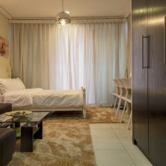Апартаменты Iconic Apartment with Balcony комната для гостей фото 5