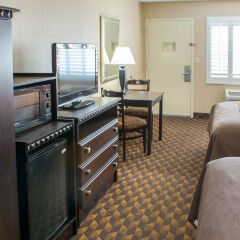 Отель Comfort Inn - Woodland Hills США, Лос-Анджелес - отзывы, цены и фото номеров - забронировать отель Comfort Inn - Woodland Hills онлайн удобства в номере