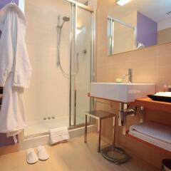 Отель Cosmopolitan Hotel Италия, Чивитанова-Марке - отзывы, цены и фото номеров - забронировать отель Cosmopolitan Hotel онлайн ванная