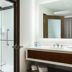 Отель Hampton Inn & Suites Santa Monica США, Санта-Моника - отзывы, цены и фото номеров - забронировать отель Hampton Inn & Suites Santa Monica онлайн ванная фото 2