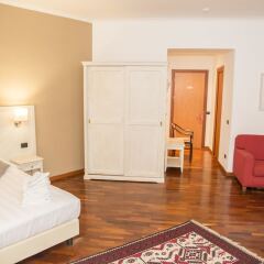 Отель Inn Rome Rooms & Suites комната для гостей фото 12