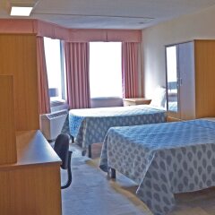 Отель Chestnut Residence and Conference Centre - University of Toronto комната для гостей