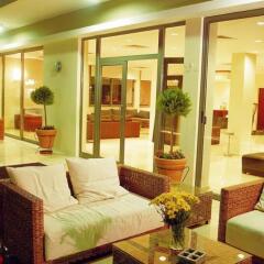 Hotel Angela Suites & Lobby интерьер отеля фото 4