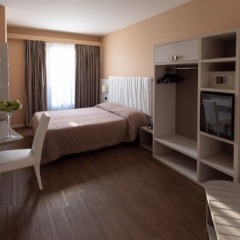 Hotel Enrichetta сейф в номере