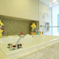 Отель The Heights Penthouse Ocean View A11 пляж Ката ванная