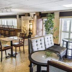 Отель Quality Inn & Suites Denver Stapleton гостиничный бар
