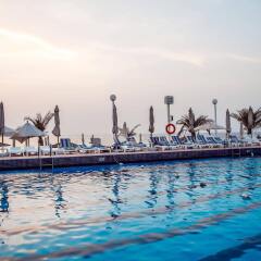 Отель Sharjah Carlton Hotel ОАЭ, Шарджа - 4 отзыва об отеле, цены и фото номеров - забронировать отель Sharjah Carlton Hotel онлайн бассейн
