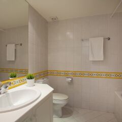 Отель Alia Seafront Suite Кипр, Протарас - отзывы, цены и фото номеров - забронировать отель Alia Seafront Suite онлайн ванная
