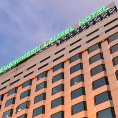 Отель Evergreen Laurel Hotel Bangkok Таиланд, Бангкок - отзывы, цены и фото номеров - забронировать отель Evergreen Laurel Hotel Bangkok онлайн спортивное сооружение