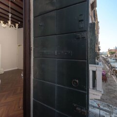 Отель Axel Hotel Venice Италия, Венеция - 1 отзыв об отеле, цены и фото номеров - забронировать отель Axel Hotel Venice онлайн балкон