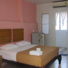 Апартаменты Baan Klang Noen Apartment Паттайя комната для гостей фото 2