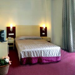Side Elis Hotel сейф в номере