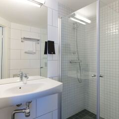 Отель Clarion Collection Hotel Plaza Швеция, Карлстад - отзывы, цены и фото номеров - забронировать отель Clarion Collection Hotel Plaza онлайн ванная