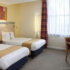 Отель Holiday Inn Express - Edinburgh City Centre Великобритания, Эдинбург - отзывы, цены и фото номеров - забронировать отель Holiday Inn Express - Edinburgh City Centre онлайн комната для гостей фото 2