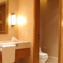 Отель Shanghai Hongqiao Airport Boyue Hotel - AirChina Китай, Шанхай - отзывы, цены и фото номеров - забронировать отель Shanghai Hongqiao Airport Boyue Hotel - AirChina онлайн ванная